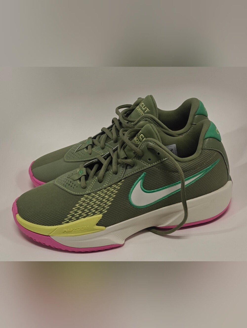 Nike Air Zoom G.T. Cut Academy Shoes Men’s 9.5 Spring Green Lemon Sail Basketbal